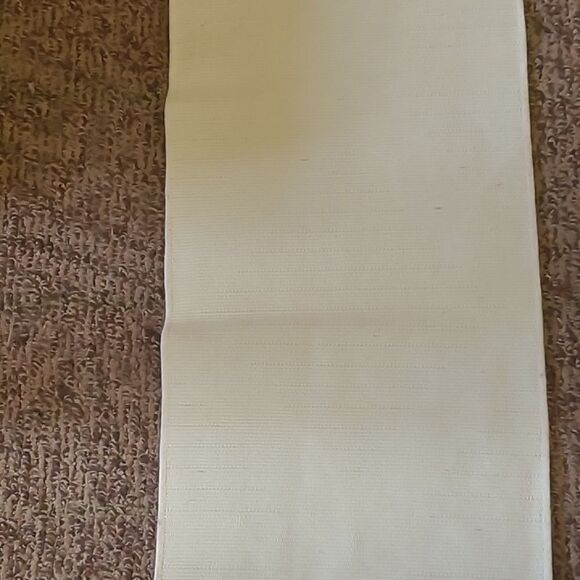 Jaquard  Table Runner - Picture 9 of 13